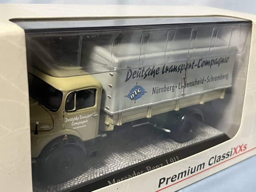 EBBRO MERCEDES-BENZ L911 BOX TRUCK